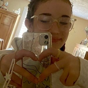 Meet your Posher, Julianna